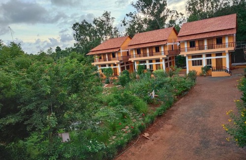 Bommayapalayam Hotel | Paradise Auro Jungle Resort
