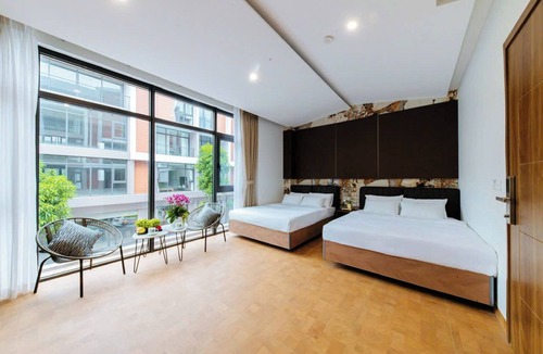 Van Giang House | Paradise Bay Hotel