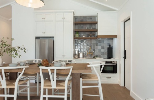 Papamoa Beach Bed & Breakfast | Paradise Beach Barn One Luxury Accommodation Papamoa