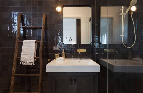 Papamoa Beach Bed & Breakfast | Paradise Beach Barn One Luxury Accommodation Papamoa