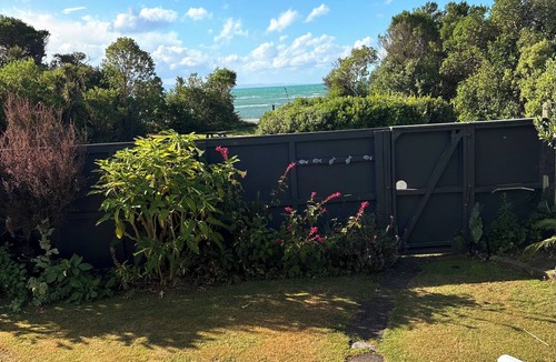 Tata Beach Cottage | Paradise Beach Cottage - across the road to Ligar Bay Beach