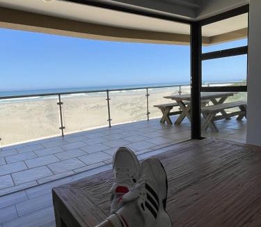 Aston Bay House | Paradise Beachfront Apartment
