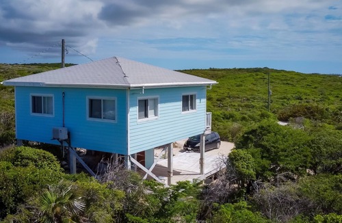 Long Island Cottage | Paradise Blue beach cottage and cabana