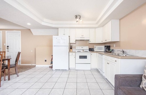 Lethbridge Condo | Paradise Canyon Golf Resort - Luxury Condo M407