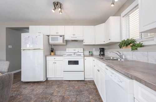 Lethbridge Condo | Paradise Canyon Golf Resort - Signature Walkout Condo 382