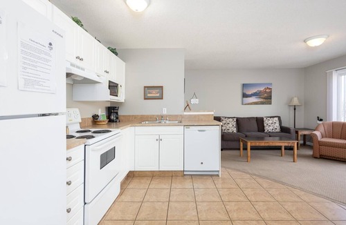 Lethbridge Condo | Paradise Canyon Golf Resort - Luxury Condo M399