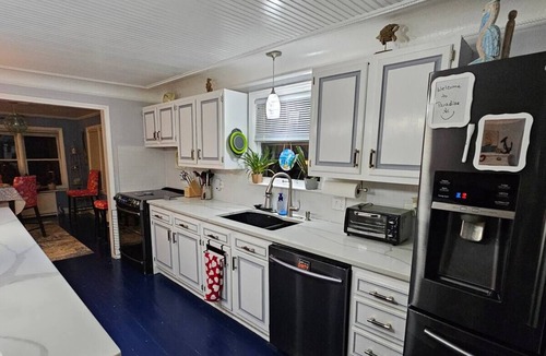 Estral Beach House | Paradise found in this charming 2-bedroom house on Lake Erie Waterfront