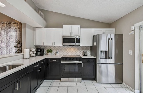 Lindfields House | Paradise Found! PRIVATE Pool Home Near Disney! FREE Pool Heat, Sleeps 7, Lake!