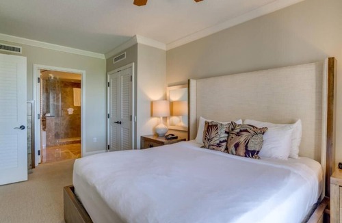 Honokowai Hotel | Paradise Found! Short Drive to Kapalua Airport! Onsite Parking and Swimming Pool