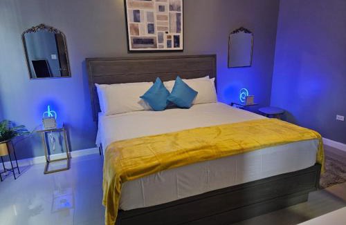 New Kingston Apartment | Paradise Haven at Hamptons (across from AC Hotel)