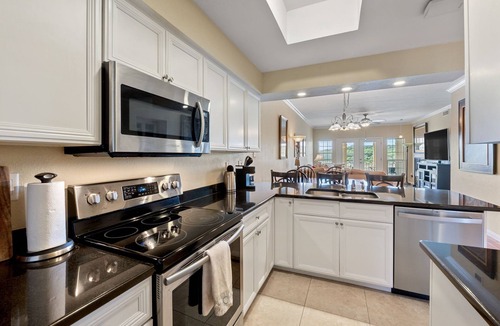 Highland Lake Estates Condo | Paradise Island - 2br/2ba Condo With Epic Views of Lake and Pool