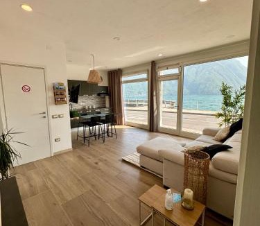 Castro Apartment | Paradise Lake View