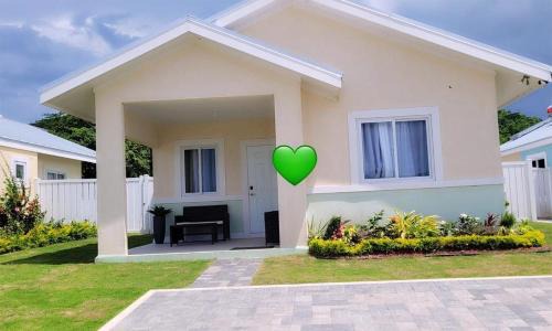 Lucea House | Paradise Oasis - Solar Powered with Starlink WiFi and Pools