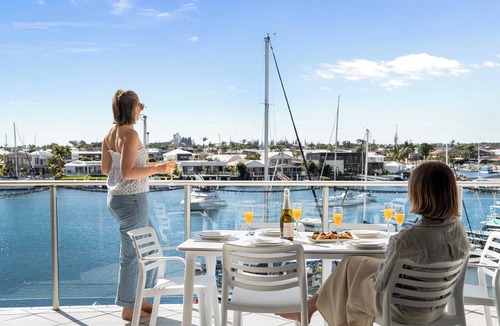 Minyama Apartment | Paradise on the Water - Luxury Minyama Apartment