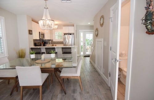 Bahama Village House | Paradise on Porter- Weekly Rental