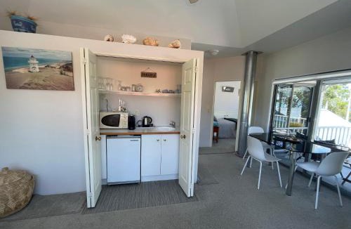 Russell House | Paradise on The Strand