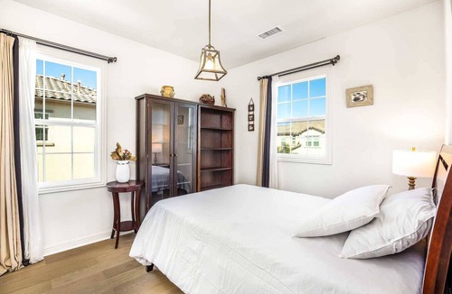 Lake Forest House | Paradise on Torosa