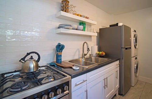 Estate Lovenlund Apartment | Paradise Palms Studio w/pool and ocean views