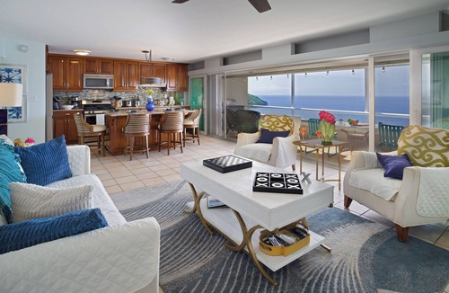 Estate Lovenlund Apartment | Paradise Palms w/Pool and Panoramic Ocean Views and generator!