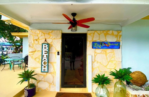 Saint James City House | Paradise Point in St James City