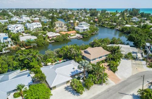 Anna Maria House | Paradise Pointe