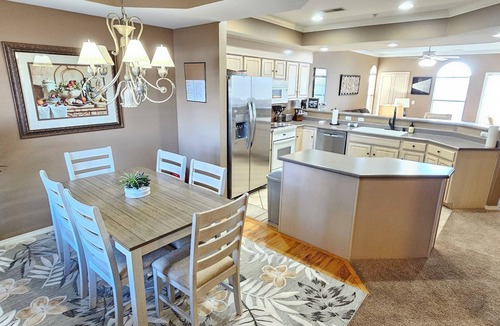 Branson Condo | Paradise Quarters Walk-in Suite at the Legacy at Thousand Hills! Great Rates!