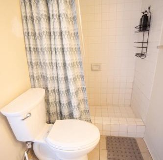 Waikiki Apartment | Paradise QueenSize Waikiki Seaside Monarch Hotel Studio Near Waikiki - Mountain and City View - Full Kitchen