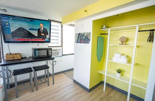 Waikiki Apartment | Paradise QueenSize Waikiki Seaside Monarch Hotel Studio Near Waikiki - Mountain and City View - Full Kitchen