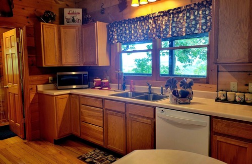 Pigeon Forge Cabin | Paradise Ridge Log Cabin. Spectacular Mountain and City View of Pigeon Forge