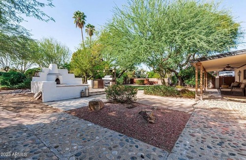 Paradise Valley Village House | Paradise Valley Half Acre Retreat