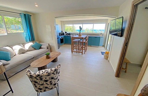 Grand Case Apartment | Paradise View – Jacuzzi – Sunset – Access to Happy Baie Beach & Friar's Bay