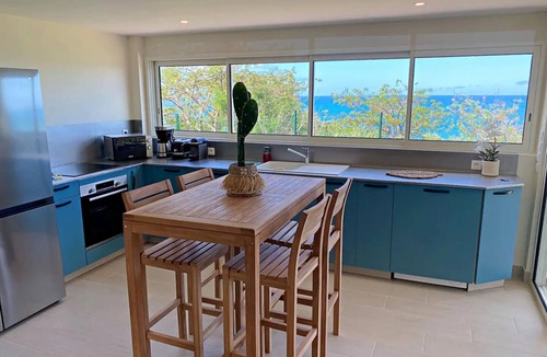 Grand Case Apartment | Paradise View – Jacuzzi – Sunset – Access to Happy Baie Beach & Friar's Bay