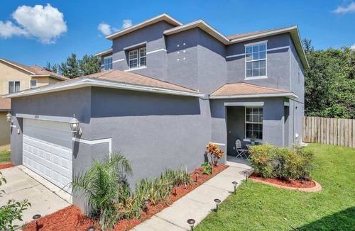 Seffner Community Alliance House | Paradise Villa Heated POOL, Hot Tub, & Fire Pit