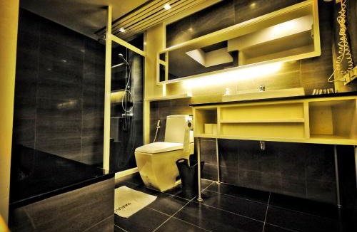 Racha Thewa Hotel | Paragon Inn