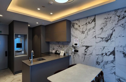 Nampo-dong Hotel | Parami On