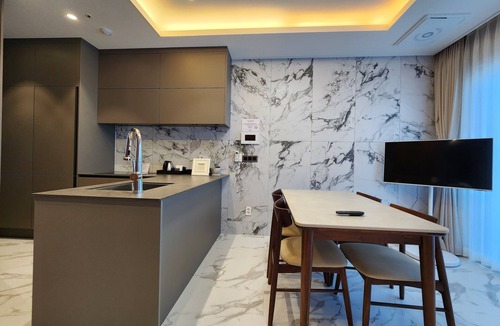 Nampo-dong Hotel | Parami On