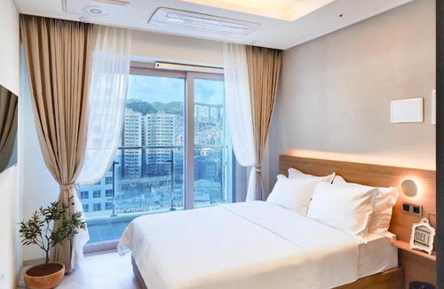 Nampo-dong Apartment | Paramion Hotel