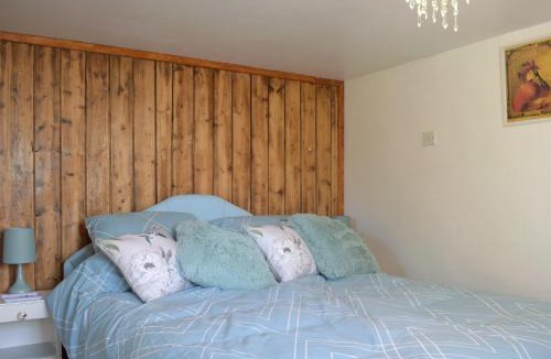 Farden House | Paramount Cottage