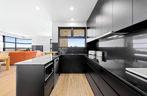 Coffs Harbour House | Paramount On Jarrett, Accessible, Pet Friendly, Jetty location