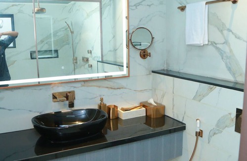 Alwaye Hotel | Paramount Residency