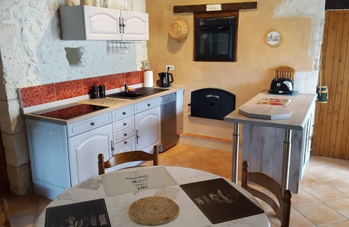 Pardaillan Cottage | Pardaillan cottage in the countryside between Eymet and Duras, sleeps 2