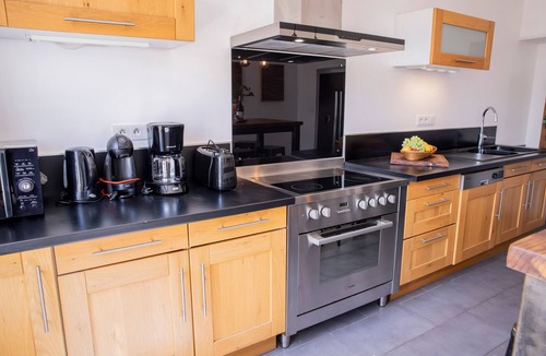 Neuvy House | Parenthèse Sologne – Spacious Longère for 14 with Private Terrace, Garden & Wi-Fi in Neuvy