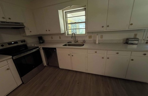Tougaloo House | Parham Bridges 5 Bedroom 2 Bath