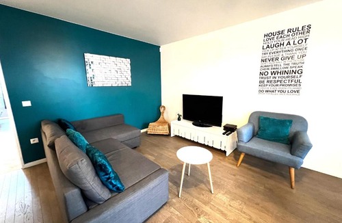 Universite Apartment | Paris Champs-Elysées-2 Bedrooms-Parking-Wifi
