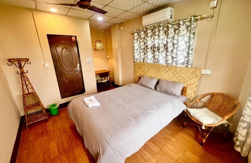 Bharatpur House | Paris Guest House Airport
