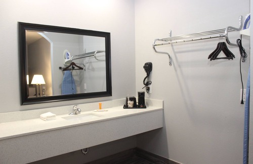 Paris Hotel | Paris Inn & Suites