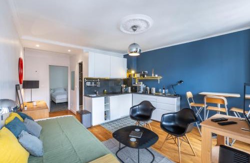 Quartier de la Porte-Saint-Denis Apartment | Paris Rooftop Views Cosy Separate Living Stay