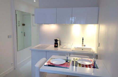 10th Arrondissement Apartment | Paris Studio for 2 persons in Canal Saint-Martin - the station is