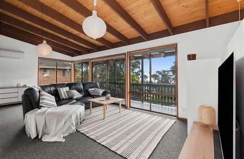 Surf Beach House | Park and Relax managed by Batemans Bay Accom