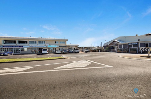 Coffs Harbour Apartment | Park Beach Retreat - Newly appointed Apartment, Walk to Beach, Shops and Eateries